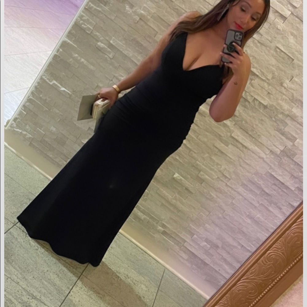 New black gown with tags